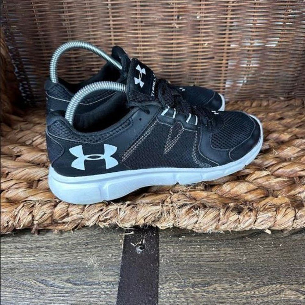Under Armour Sz‎ 9 Women's Black UA Thrill 2 Running Sneakers
